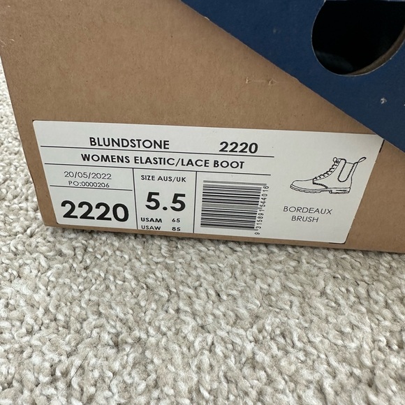 Blundstone Women's elastic/lace up boot, style 2220, Bordeaux Brush - Picture 9 of 9